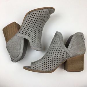 Qupid Gray Peep Toe Booties Size 7